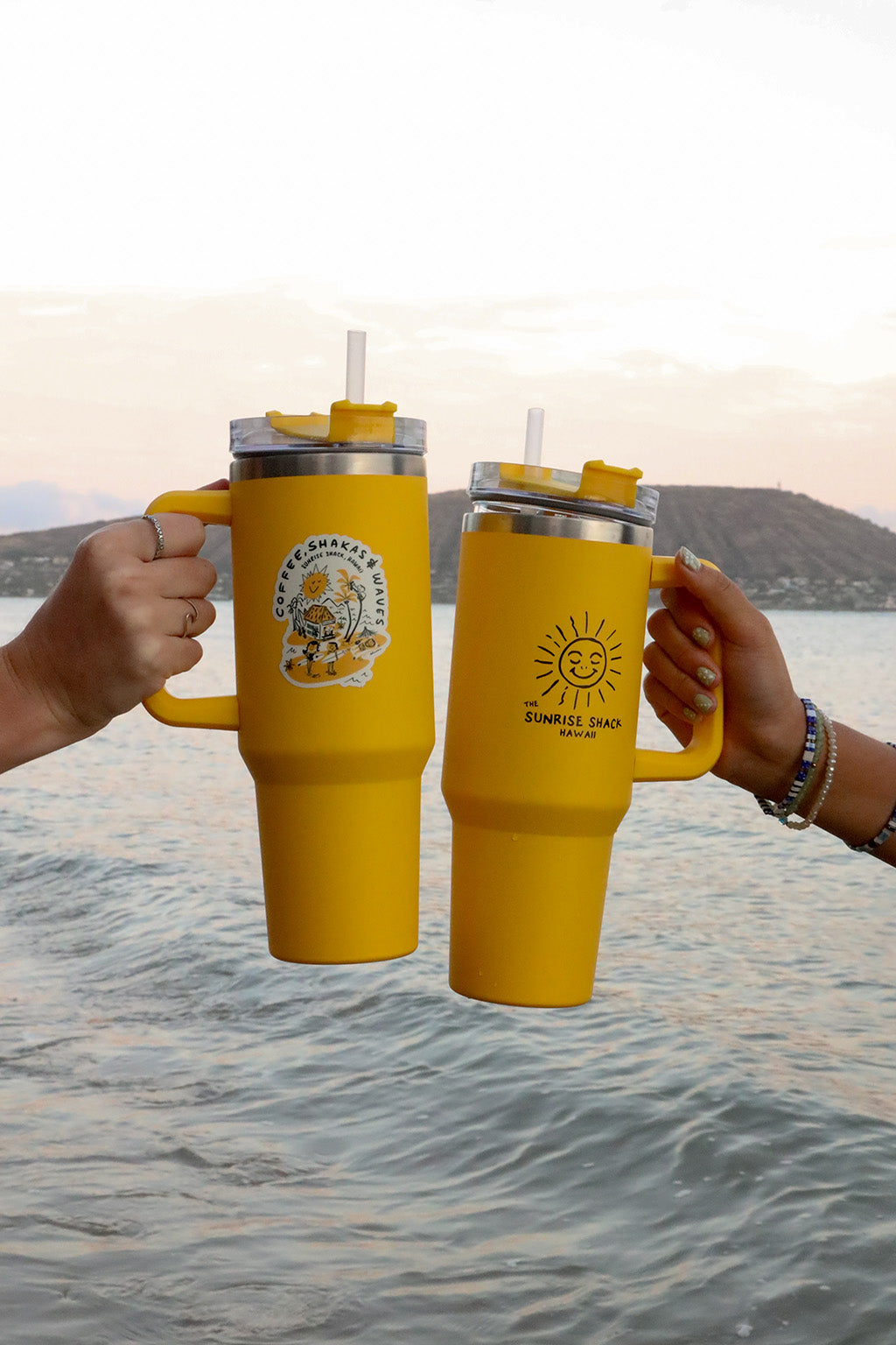 LOGO TRAVEL MUG WITH STRAW LID ☀️ YELLOW  *LIMITED EDITION*