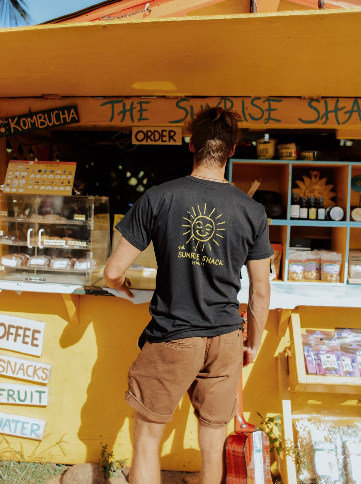 SUNRISE SHACK LOGO SHIRT - BLACK